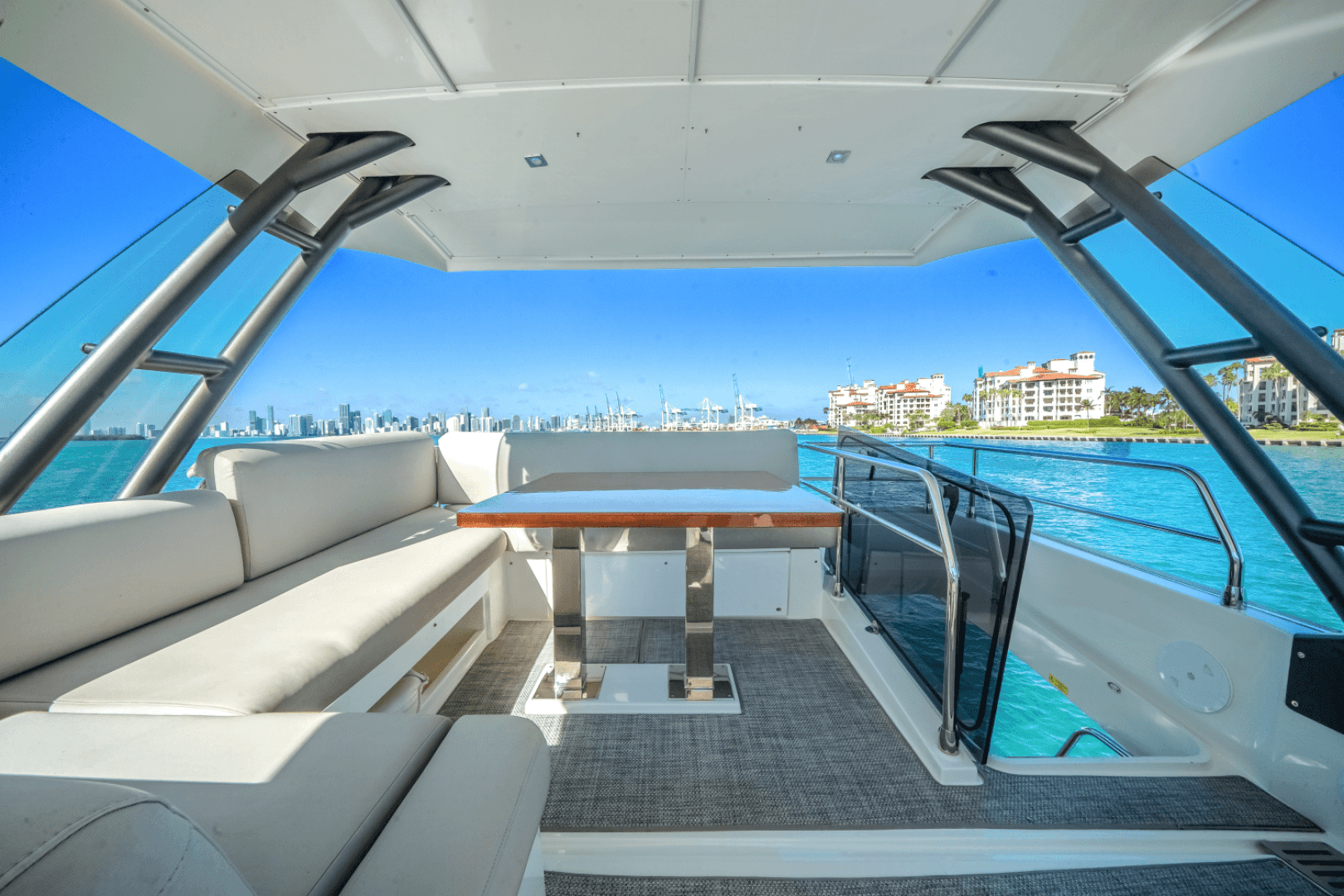 2020 Prestige 520 Flybridge — photo 16
