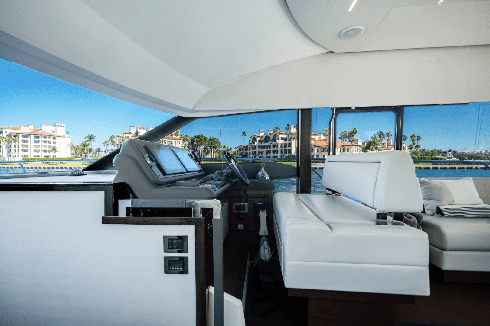 2020 Prestige 520 Flybridge — photo 39