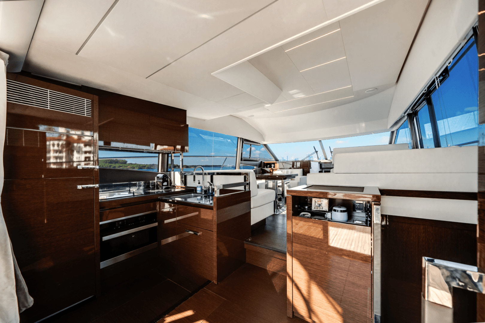 2020 Prestige 520 Flybridge — photo 29