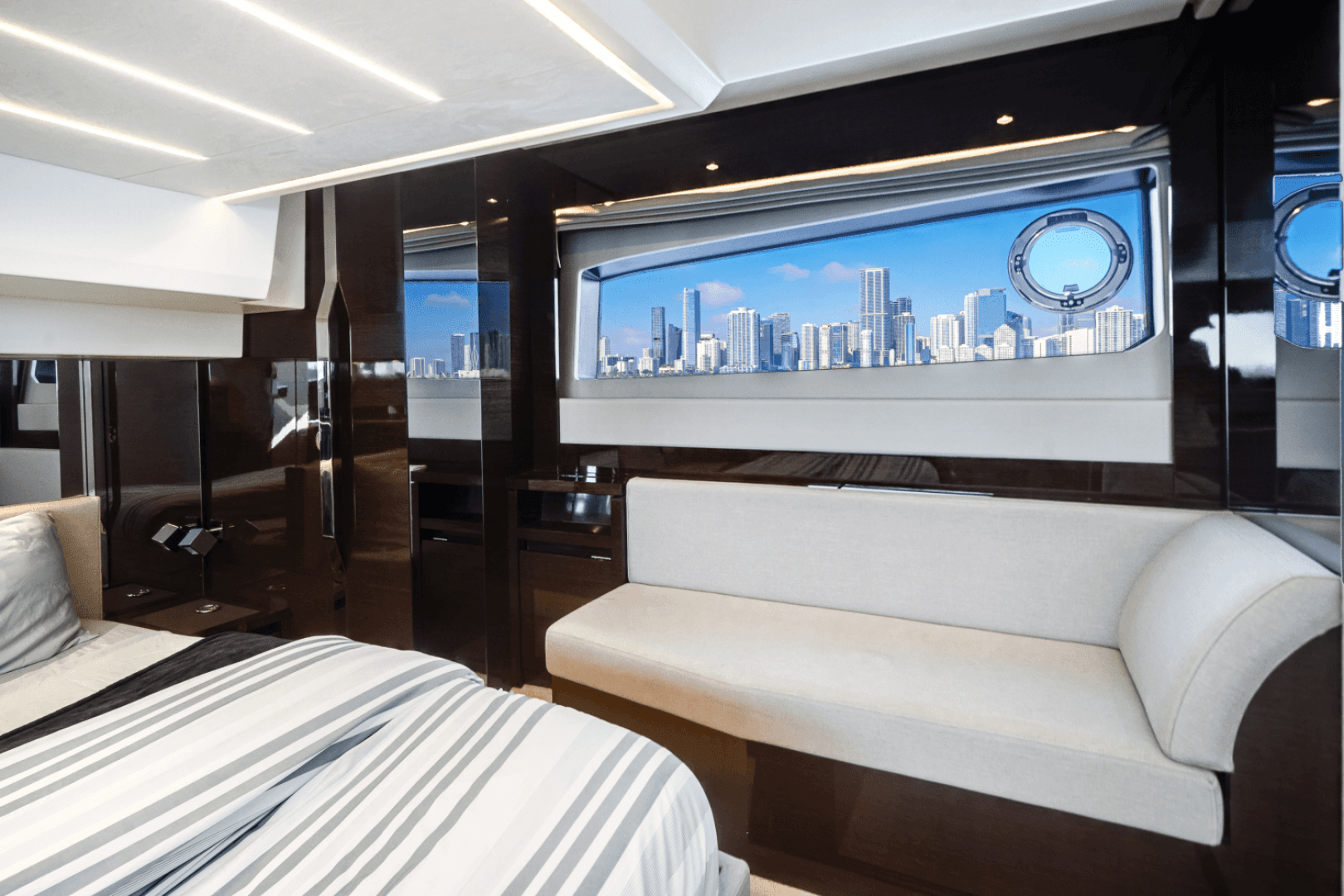 2020 Prestige 520 Flybridge — photo 45