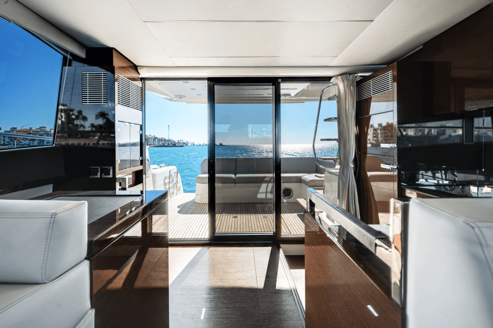 2020 Prestige 520 Flybridge — photo 24