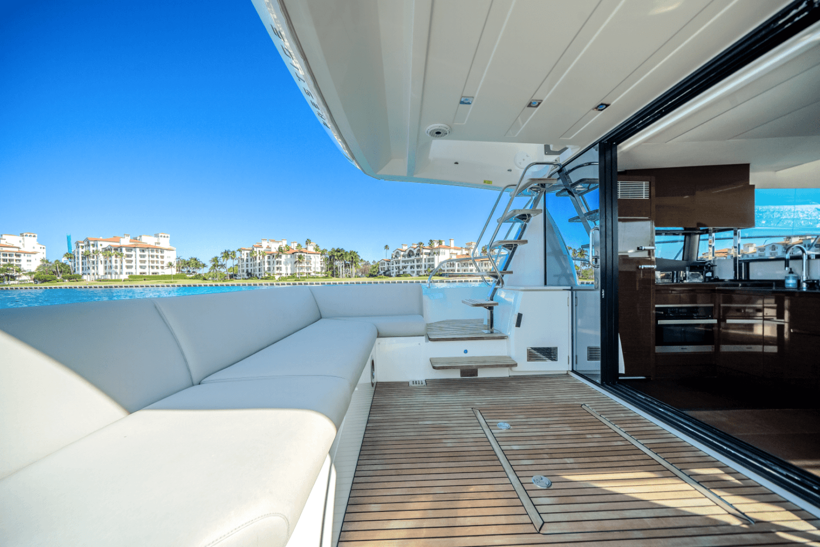 2020 Prestige 520 Flybridge — photo 15