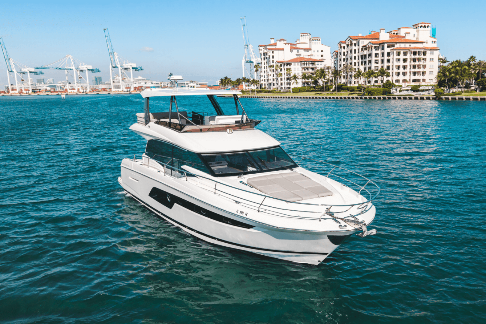 2020 Prestige 520 Flybridge — photo 3