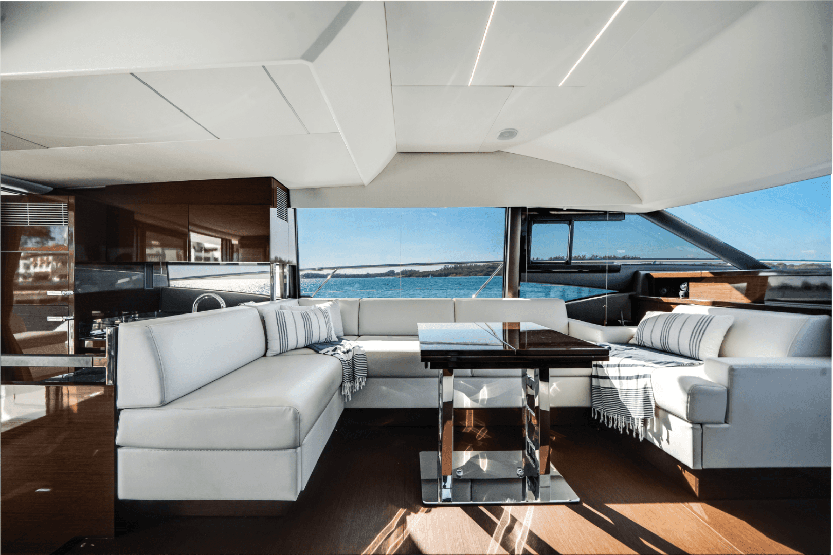2020 Prestige 520 Flybridge — photo 35