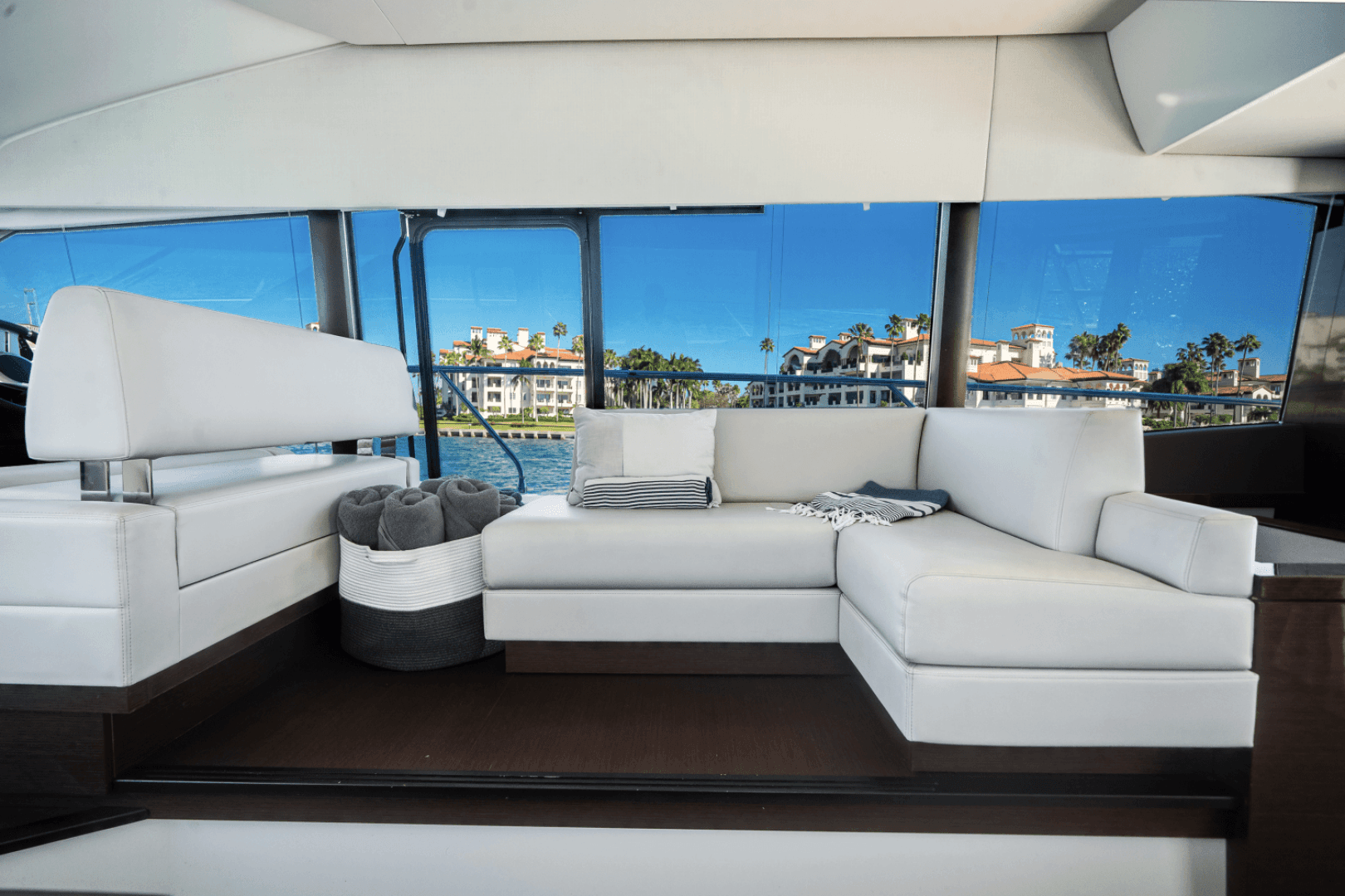 2020 Prestige 520 Flybridge — photo 37