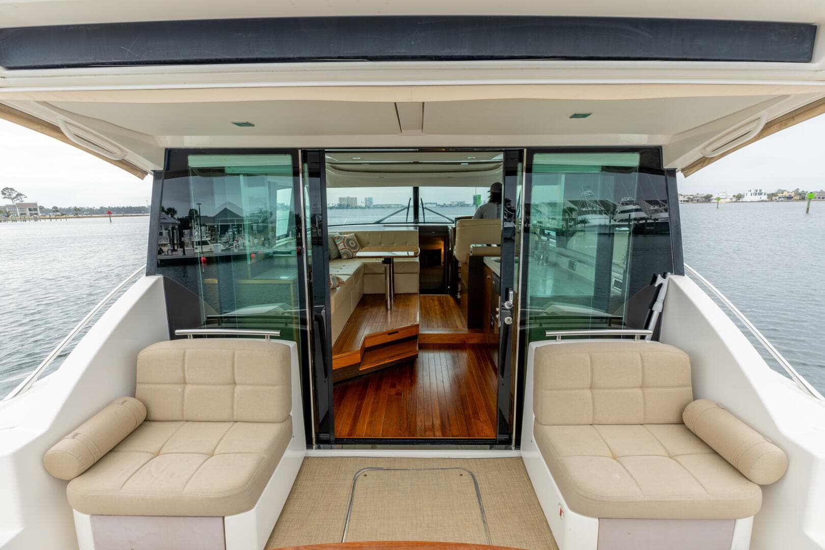 2015 Tiara Yachts 44 Coupe — photo 21