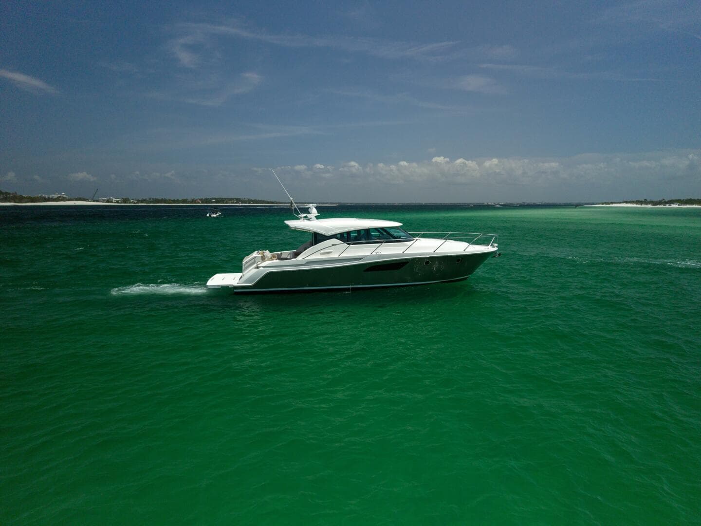 2015 Tiara Yachts 44 Coupe — photo 1