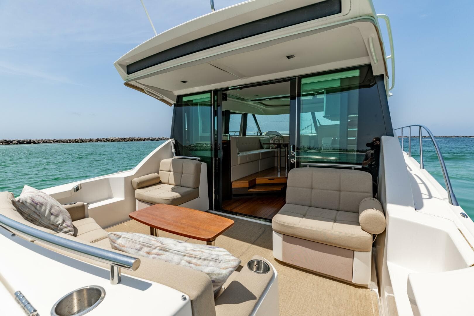 2015 Tiara Yachts 44 Coupe — photo 19