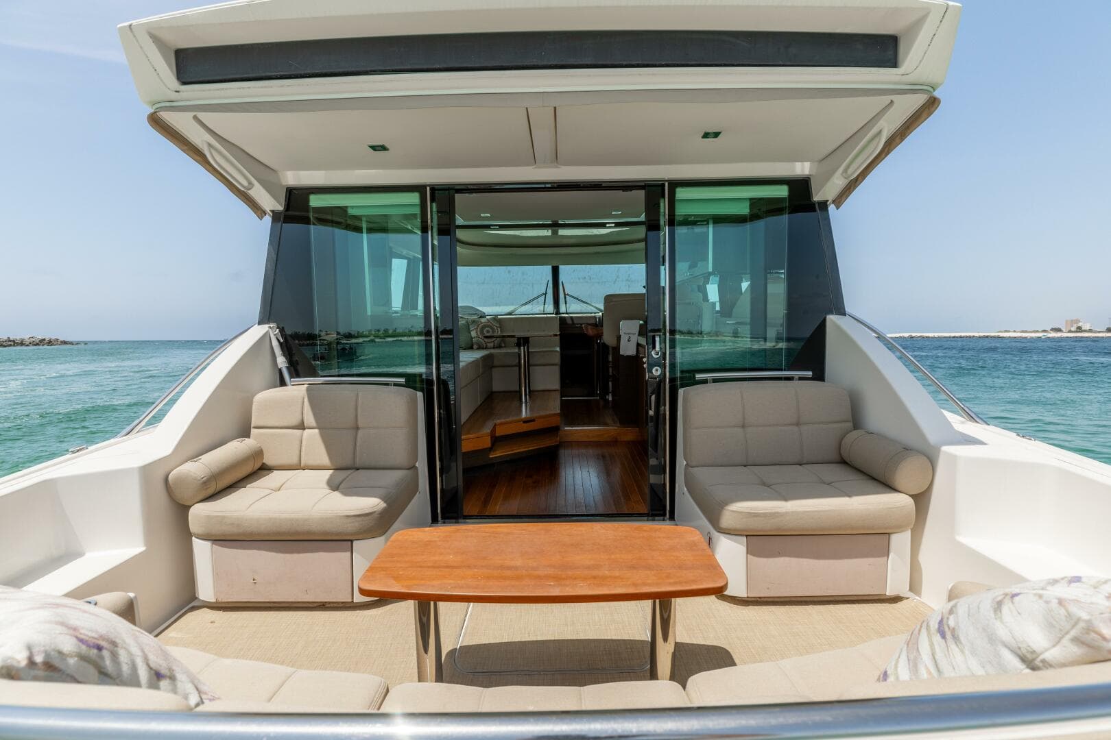 2015 Tiara Yachts 44 Coupe — photo 3