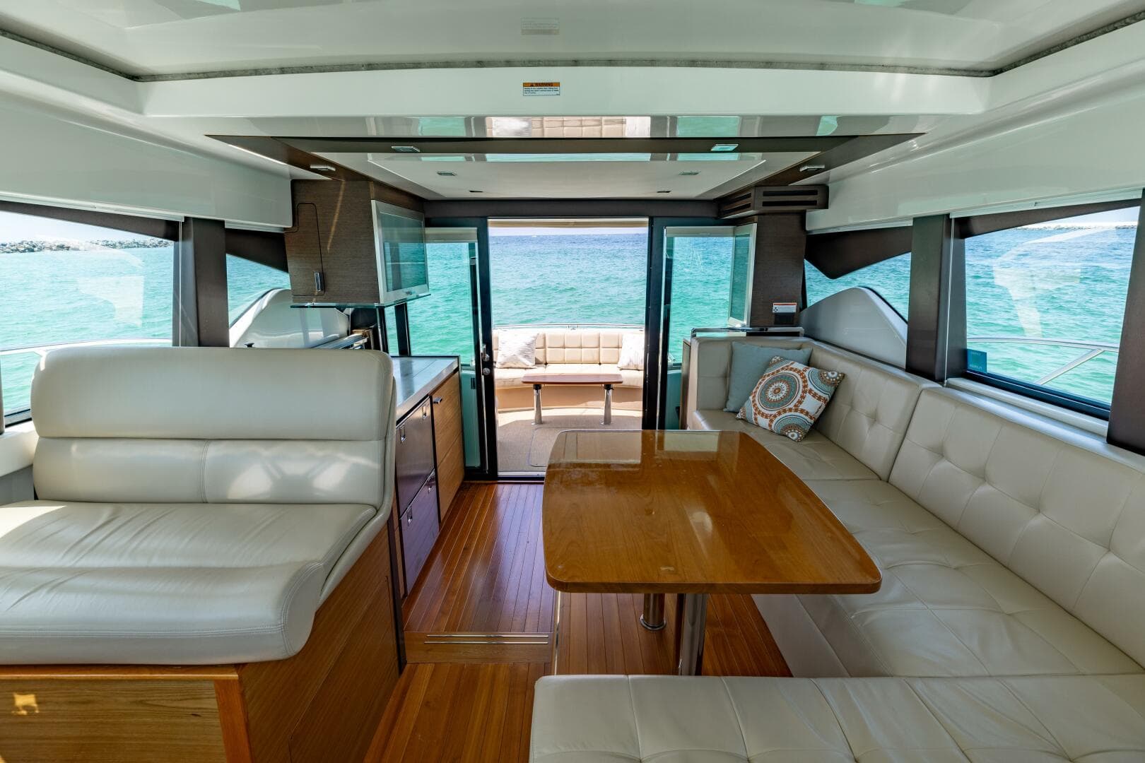 2015 Tiara Yachts 44 Coupe — photo 8