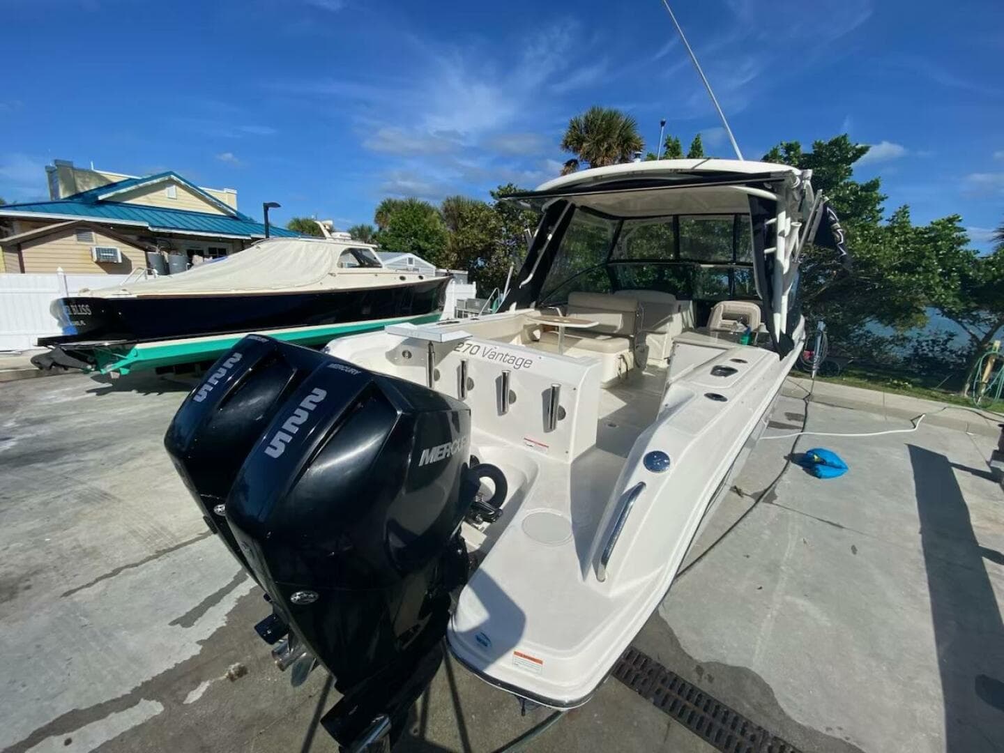 2018 Boston Whaler 270 Vantage — photo 8