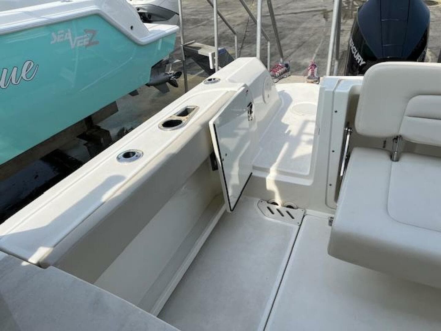 2018 Boston Whaler 270 Vantage — photo 34