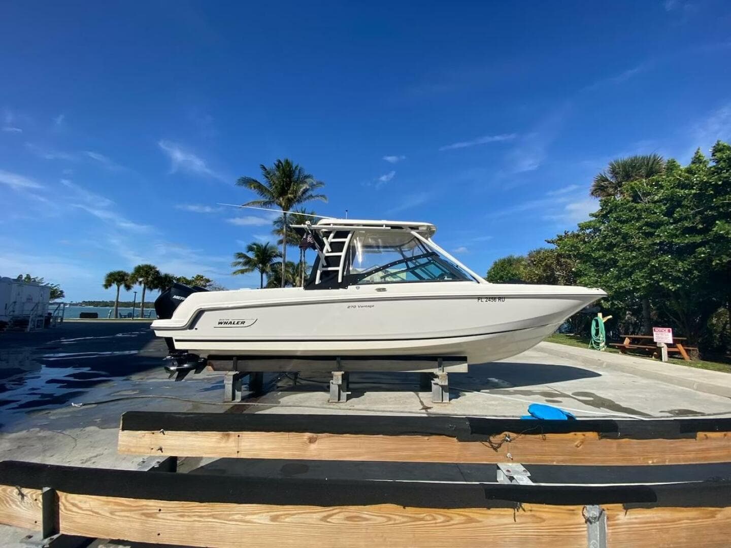 2018 Boston Whaler 270 Vantage — photo 1