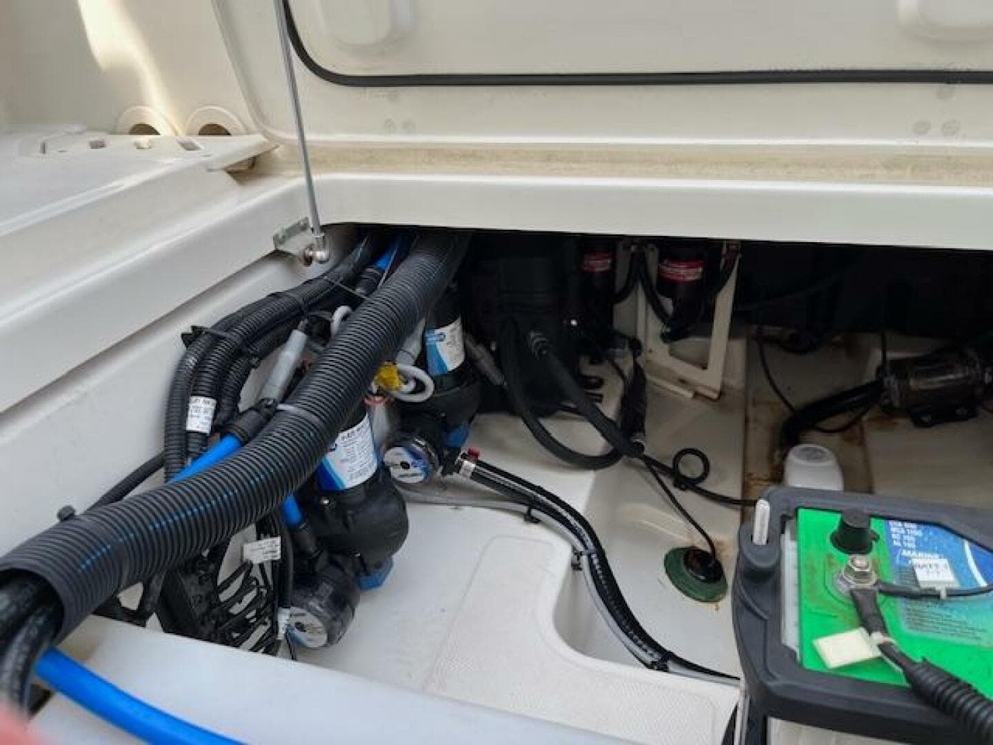 2018 Boston Whaler 270 Vantage — photo 51