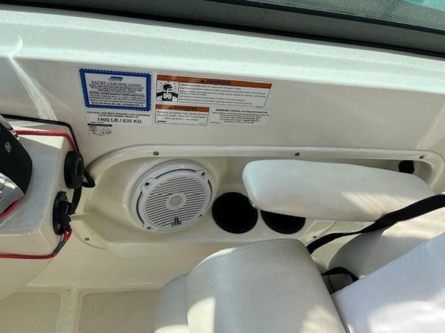 2018 Boston Whaler 270 Vantage — photo 24