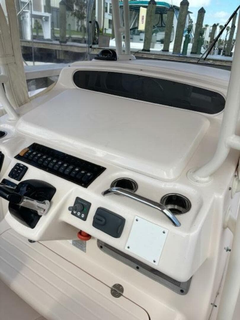 2014 Grady-White Canyon 306 — photo 11