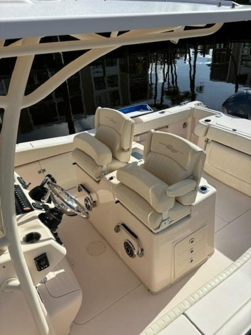 2014 Grady-White Canyon 306 — photo 5