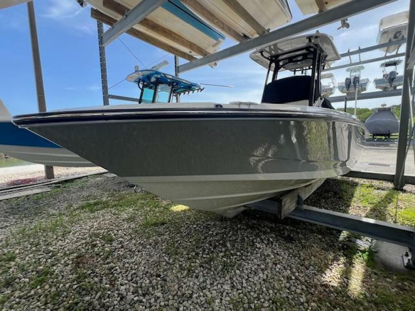 2023 Boston Whaler 250 Dauntless — photo 20