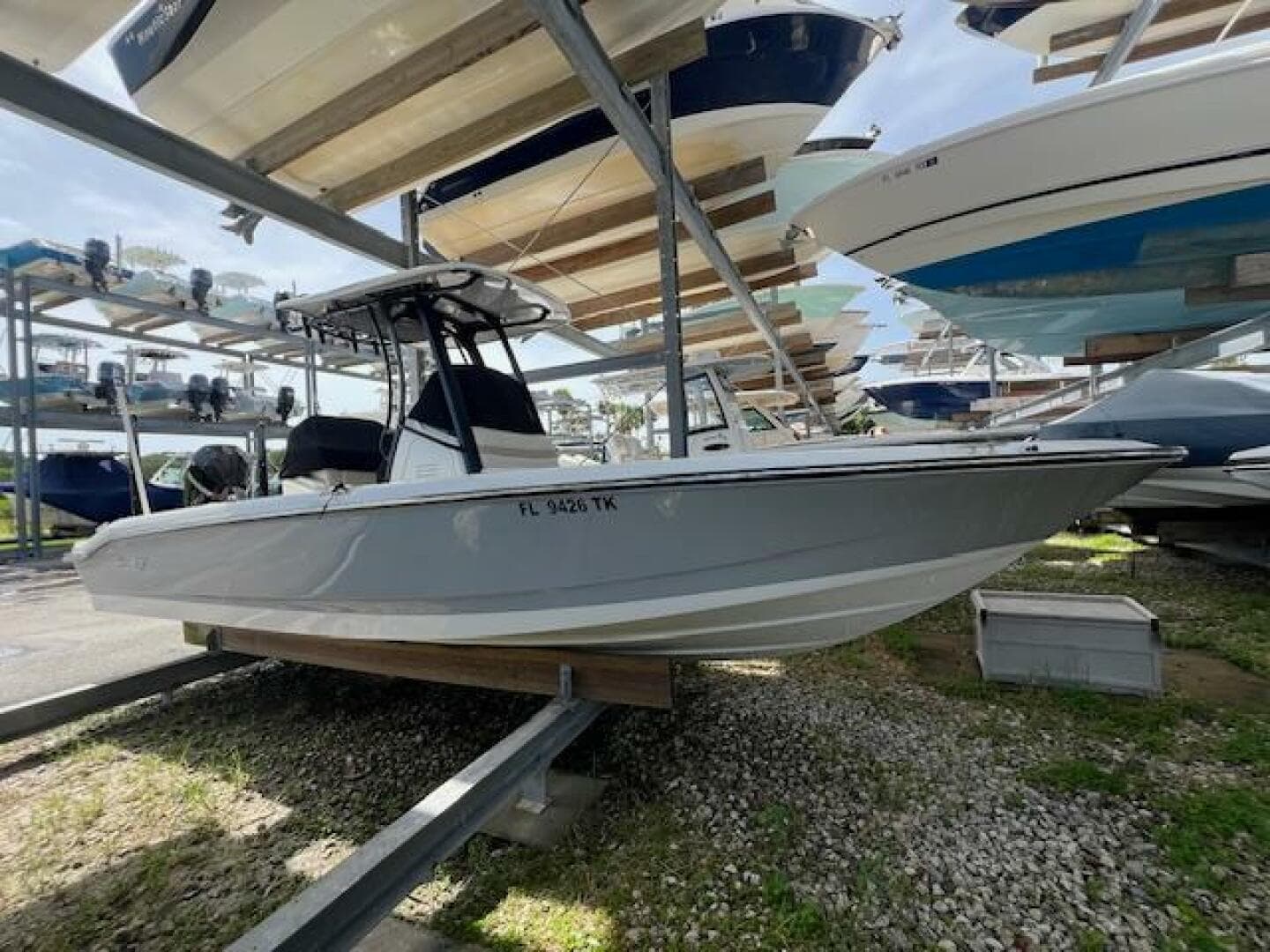 2023 Boston Whaler 250 Dauntless — photo 2