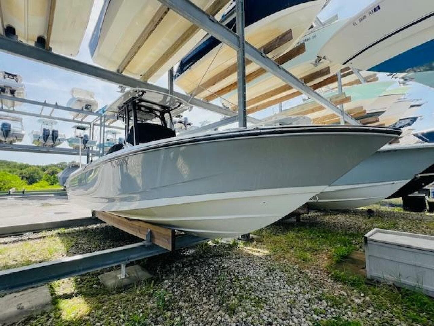 2023 Boston Whaler 250 Dauntless — photo 4