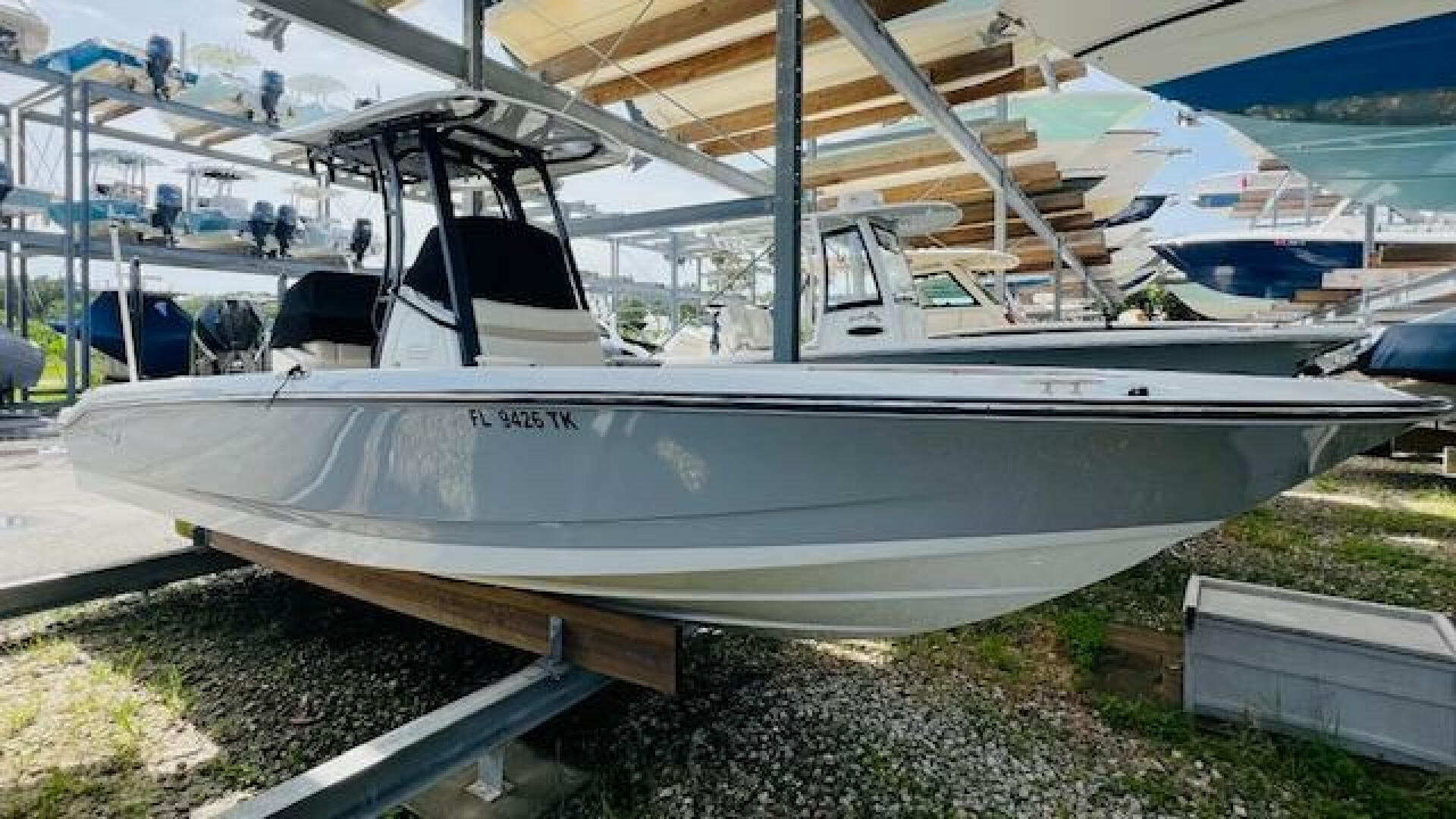 2023 Boston Whaler 250 Dauntless — photo 1
