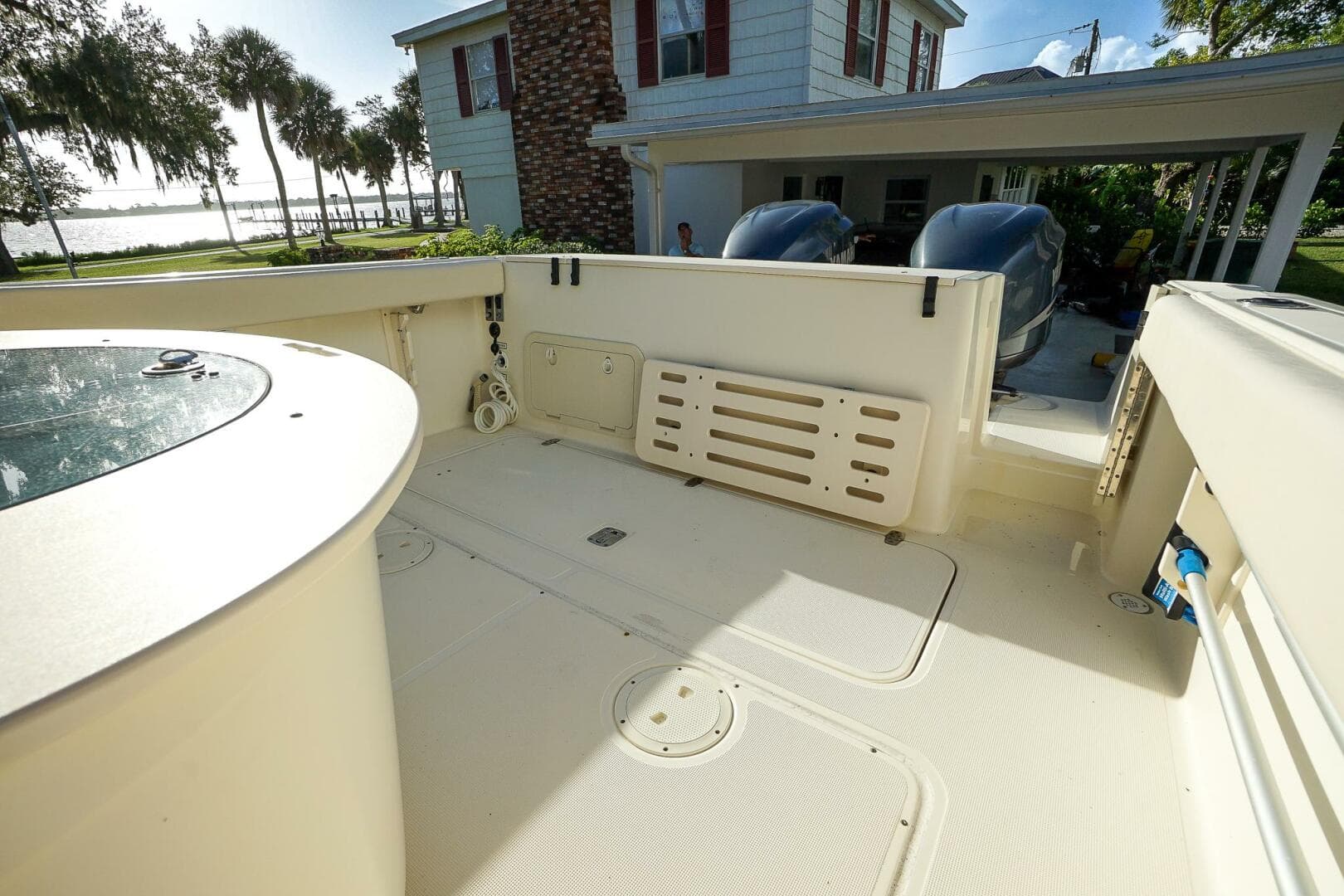 2007 Pursuit C280 — photo 38