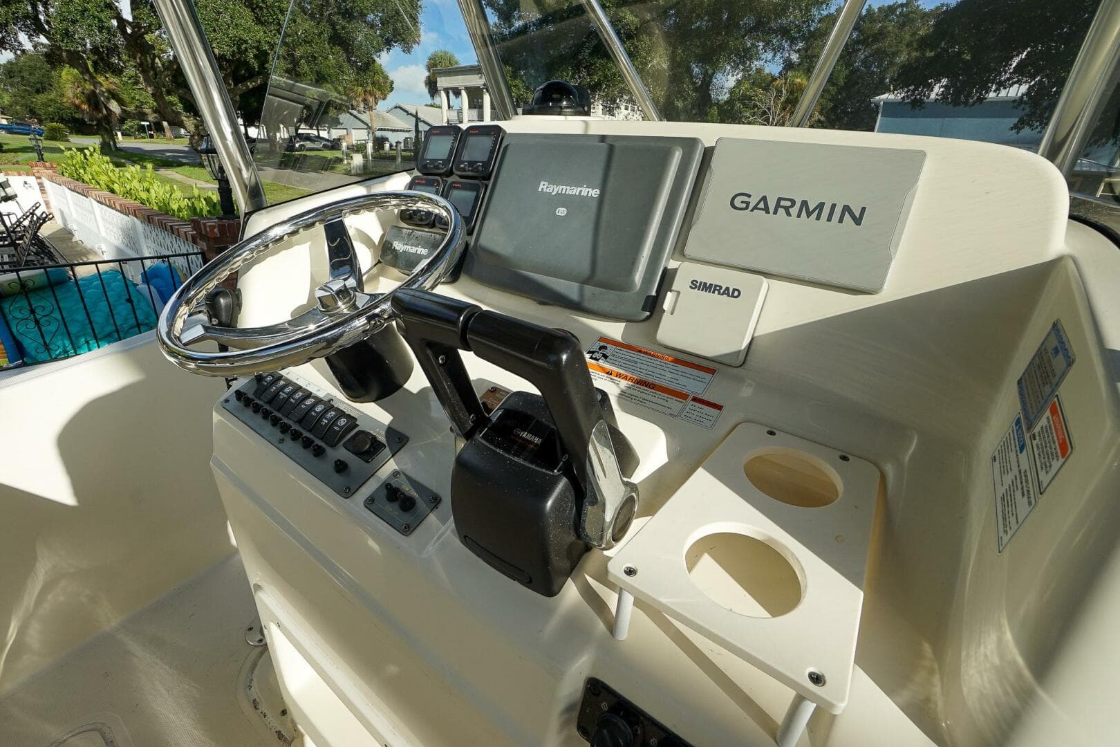 2007 Pursuit C280 — photo 33