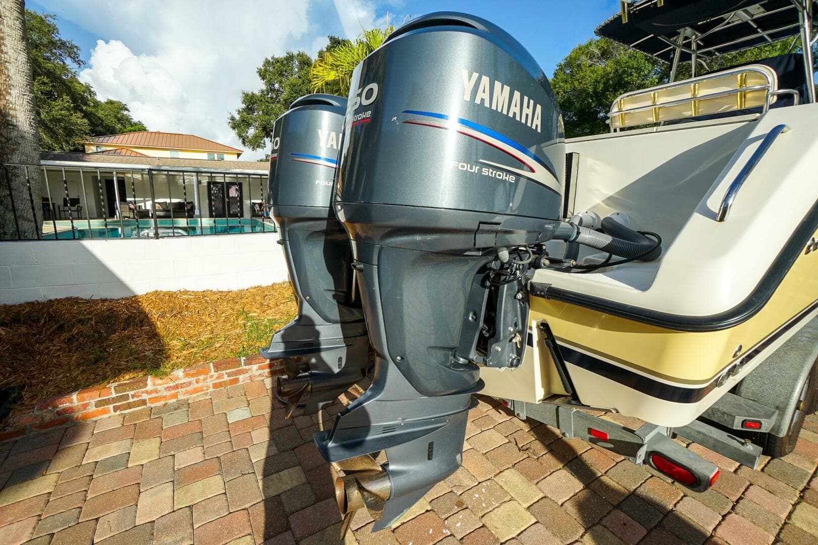 2007 Pursuit C280 — photo 28