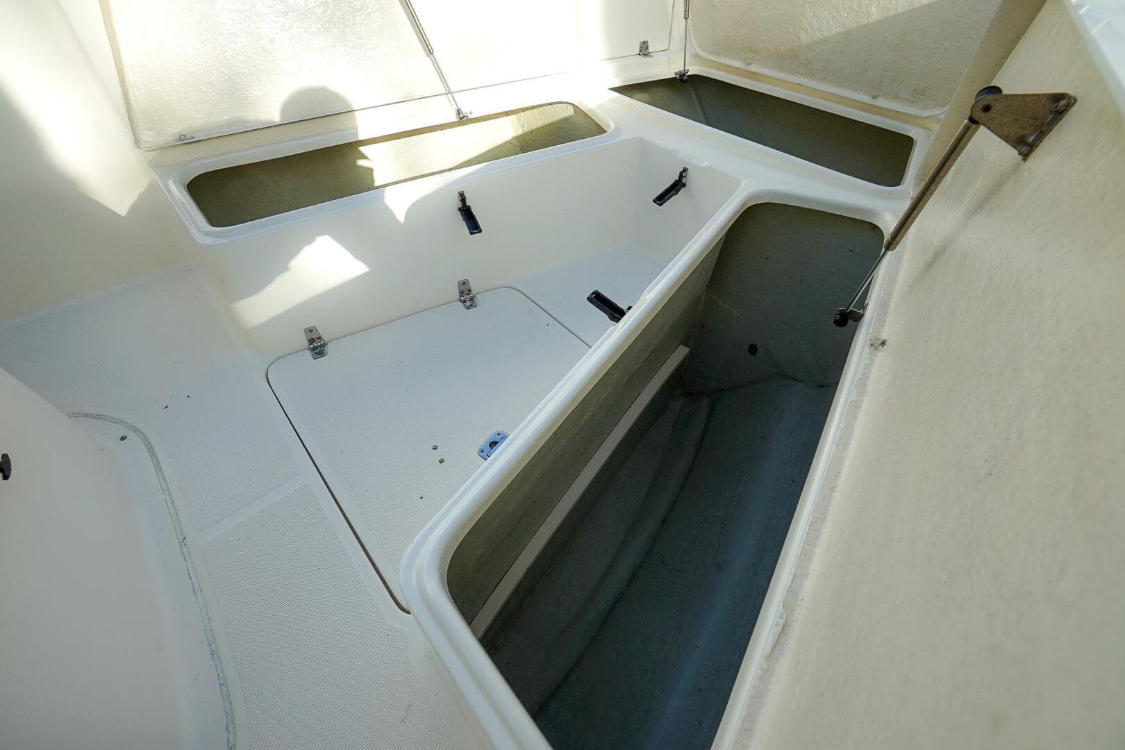 2007 Pursuit C280 — photo 41