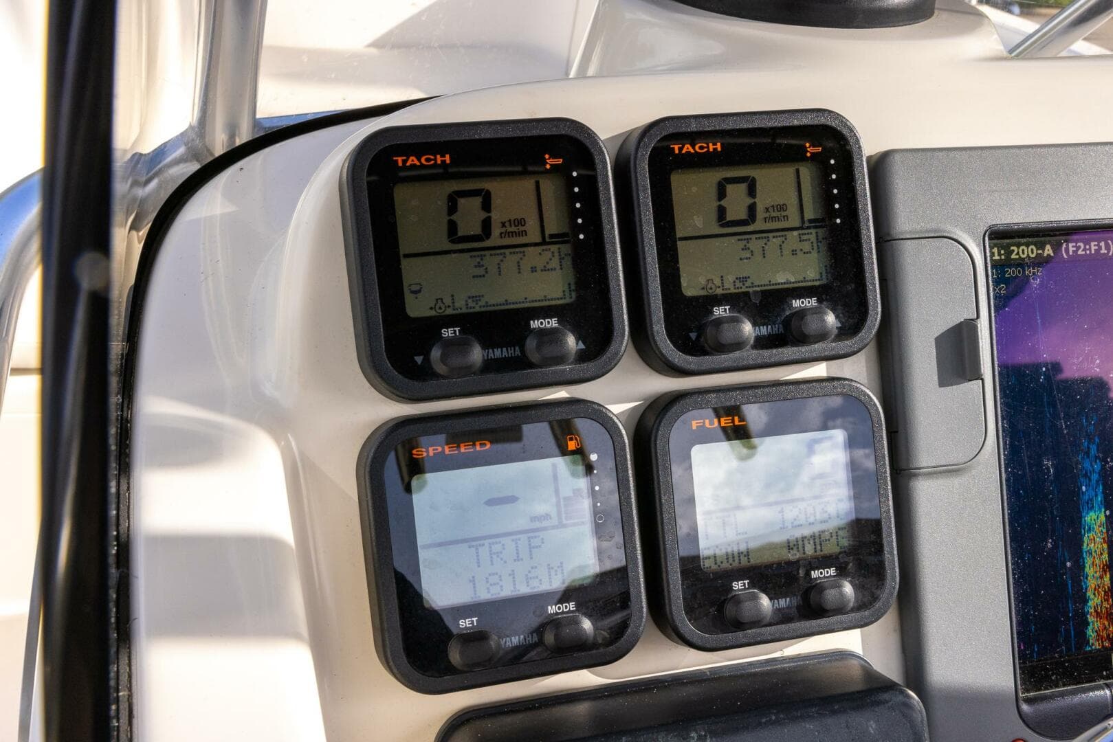 2007 Pursuit C280 — photo 7