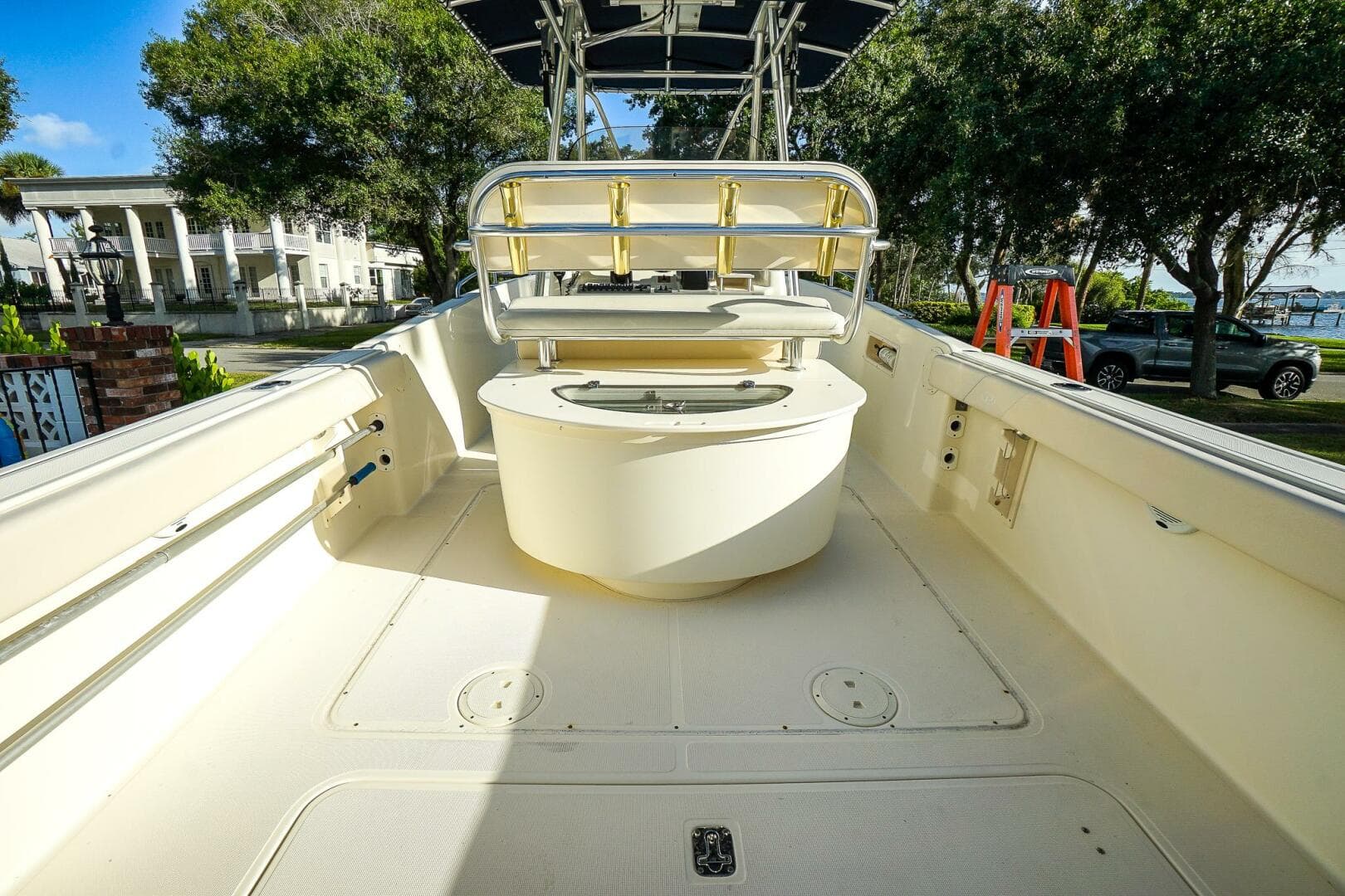 2007 Pursuit C280 — photo 39