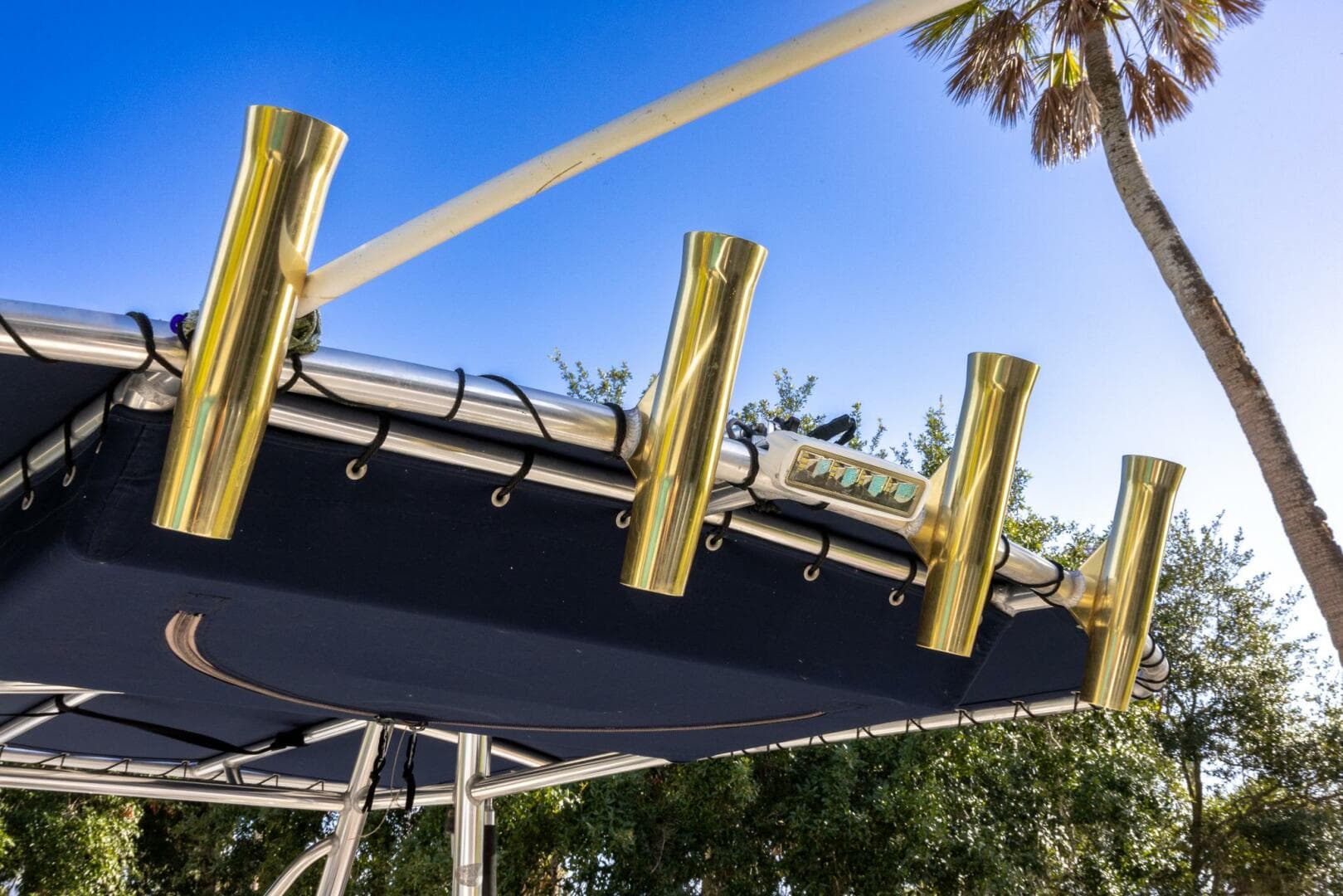 2007 Pursuit C280 — photo 19