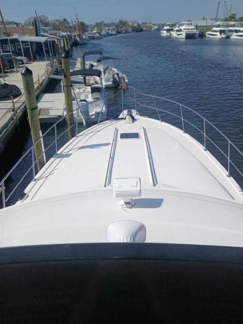 1997 Sea Ray 550 Sedan Bridge — photo 10
