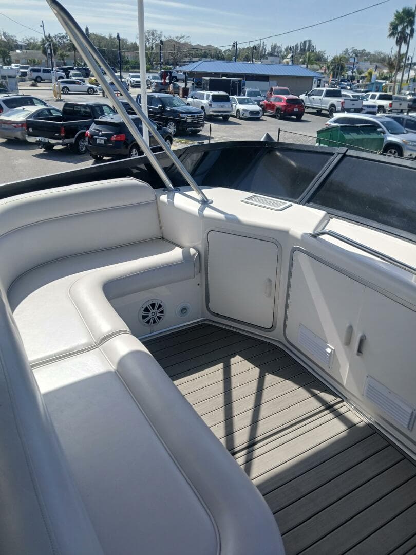 1997 Sea Ray 550 Sedan Bridge — photo 7