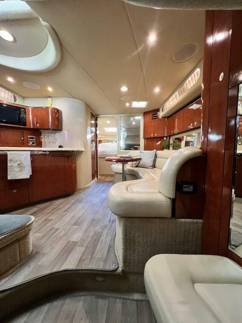 2004 Sea Ray 380 Sundancer — photo 46