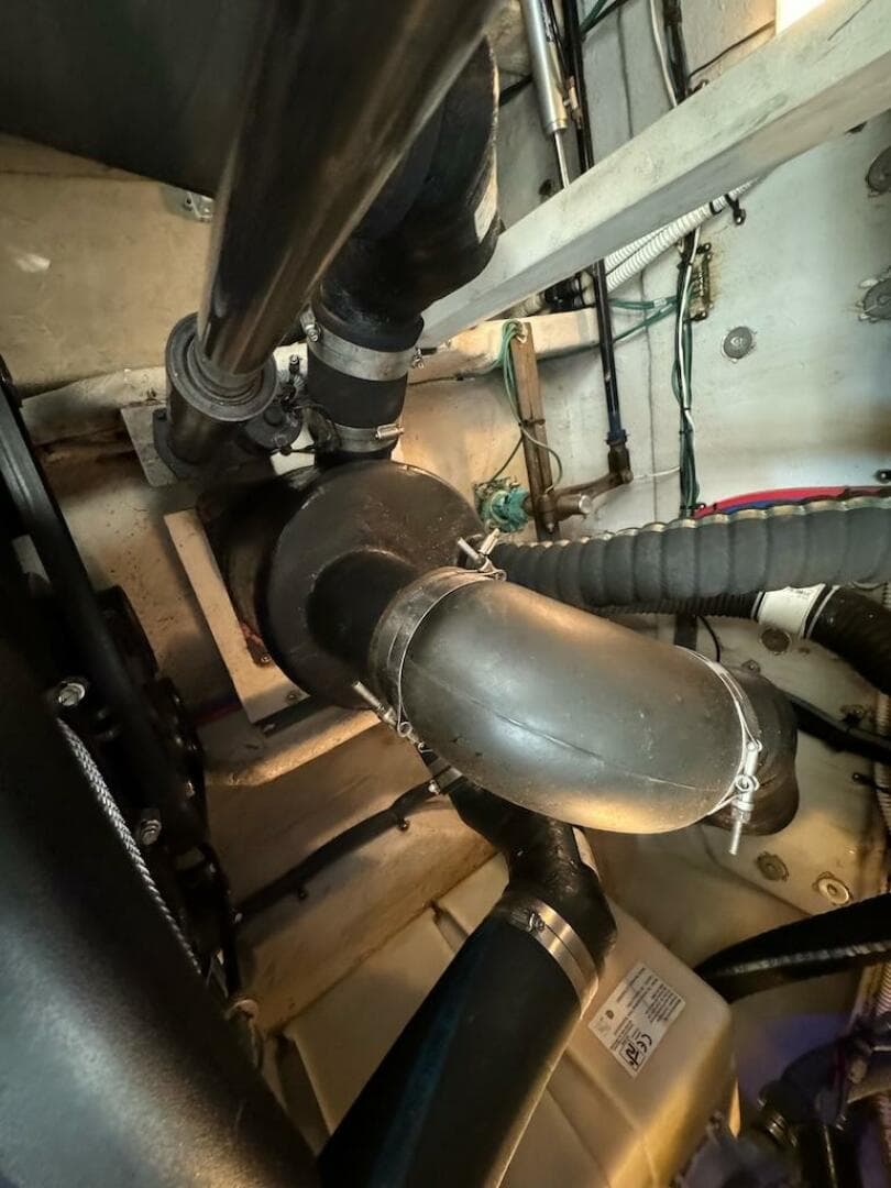 2004 Sea Ray 380 Sundancer — photo 60