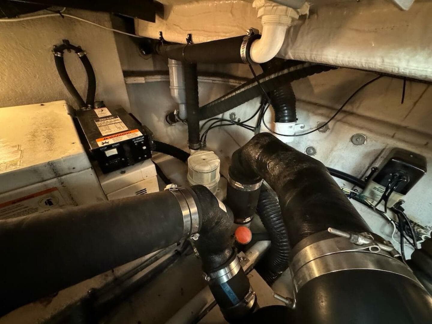 2004 Sea Ray 380 Sundancer — photo 63