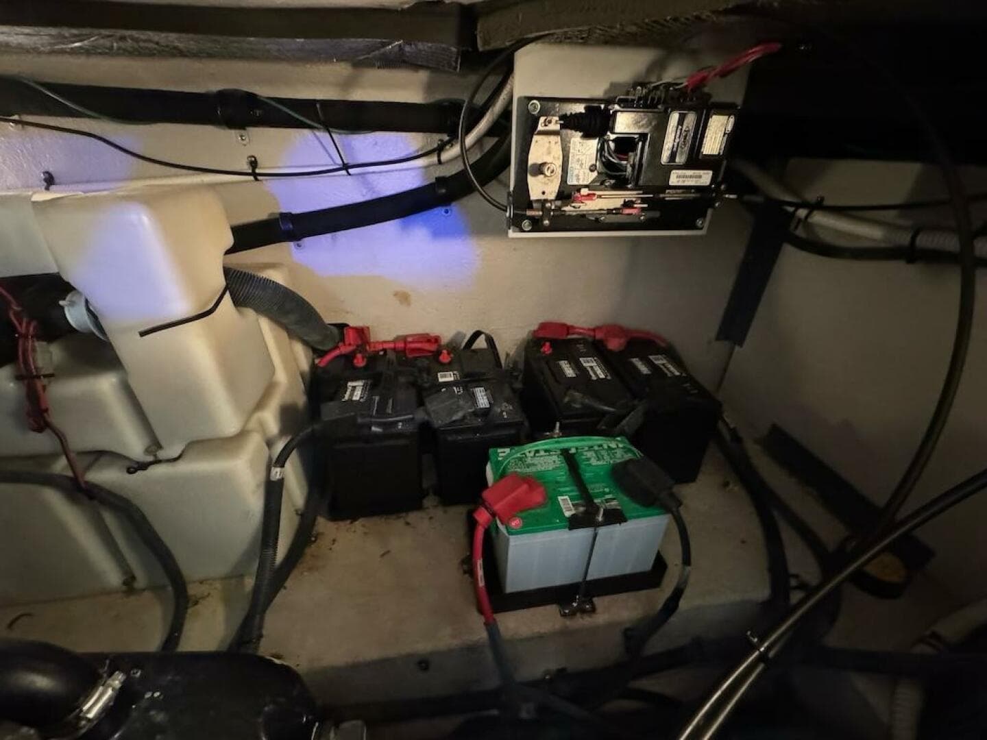 2004 Sea Ray 380 Sundancer — photo 65