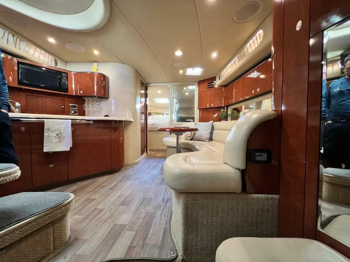 2004 Sea Ray 380 Sundancer — photo 47