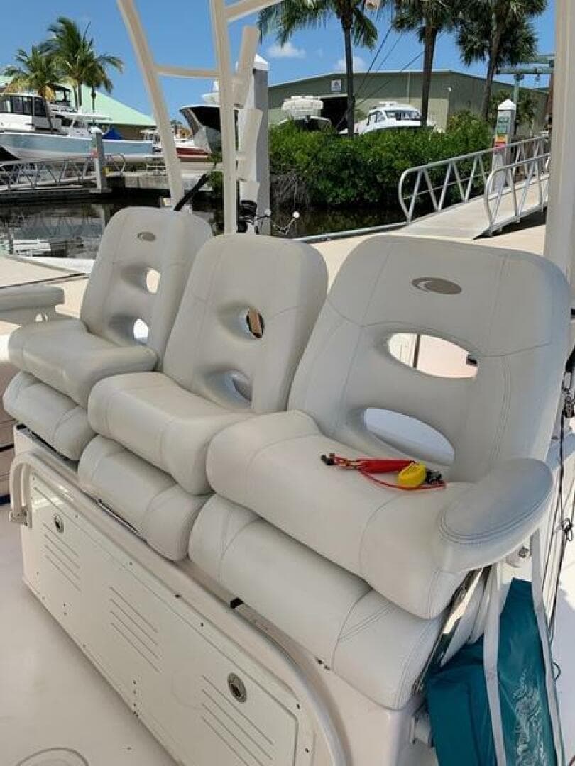 2015 Cobia 344 Center Console — photo 10