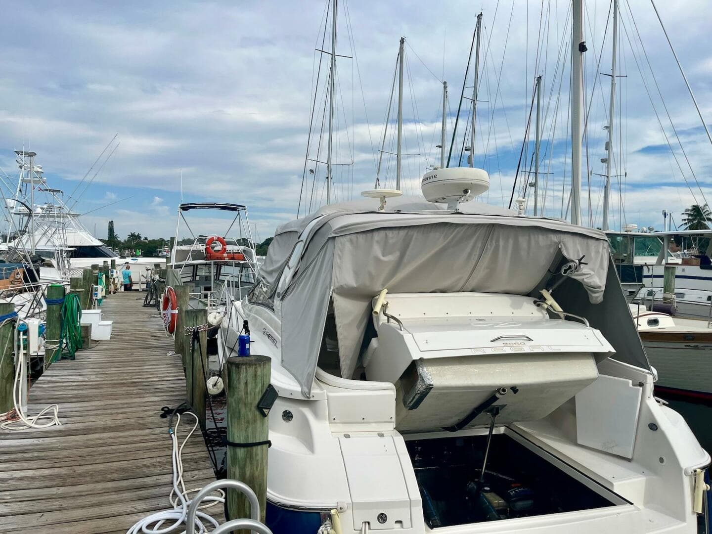 2003 Regal Commodore 3860 — photo 9