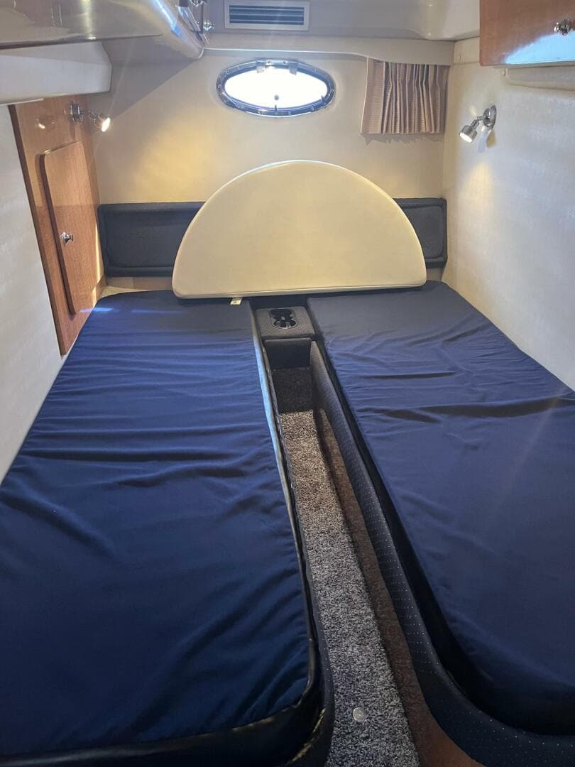 2003 Regal Commodore 3860 — photo 21