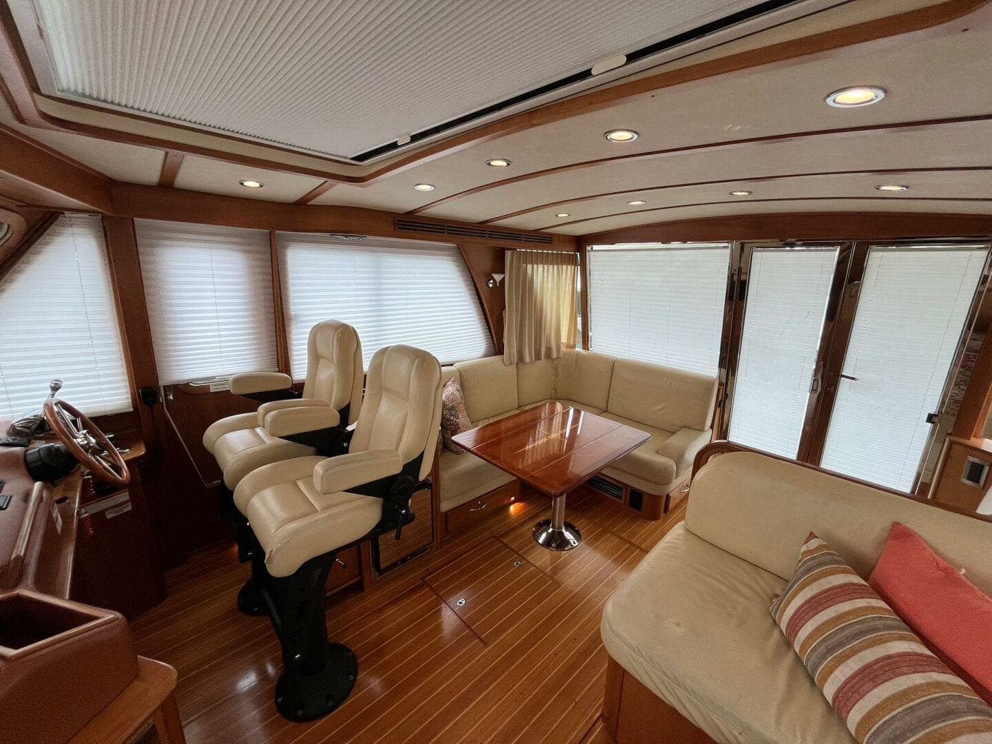 2013 Sabre 48 Salon Express — photo 11