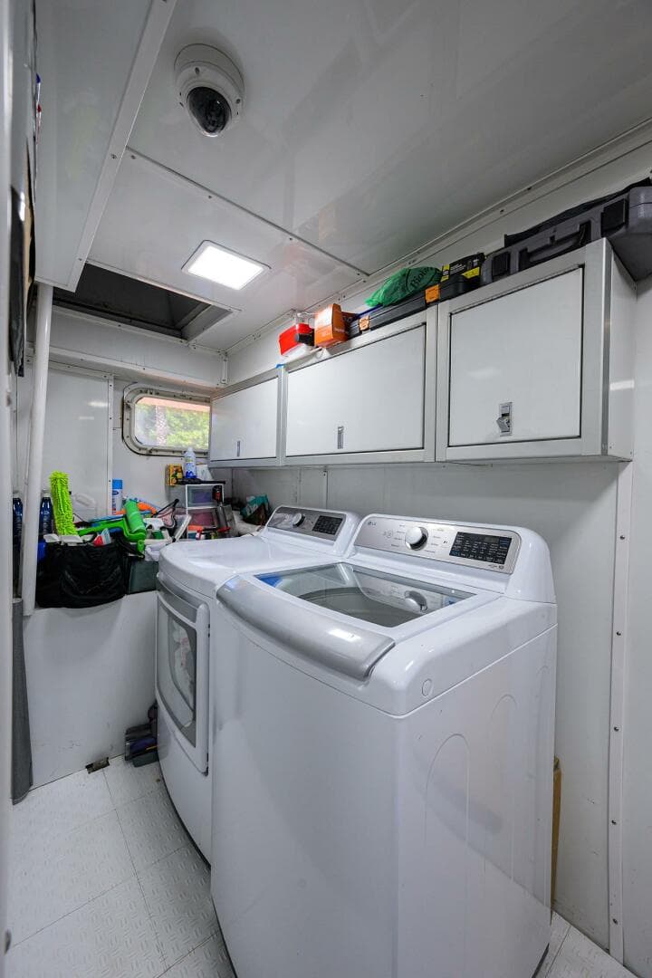 1997 Broward 108 Raised Pilothouse — photo 133