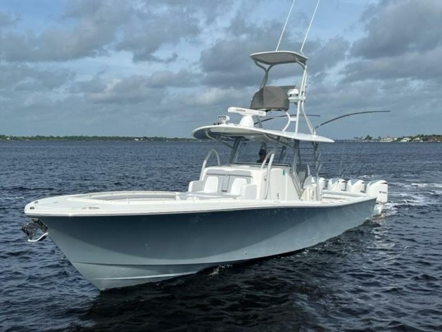 2018 Regulator 41 — photo 2