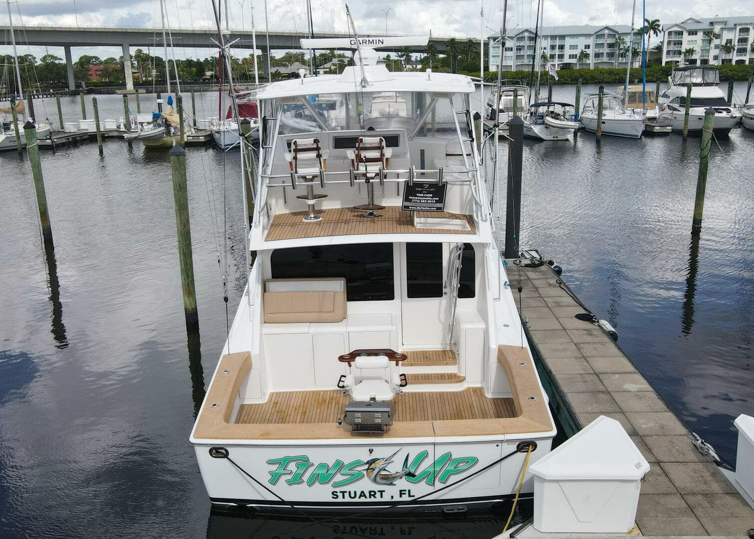 2005 Viking 48 Convertible — photo 11