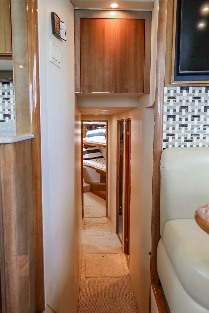 2005 Viking 48 Convertible — photo 25