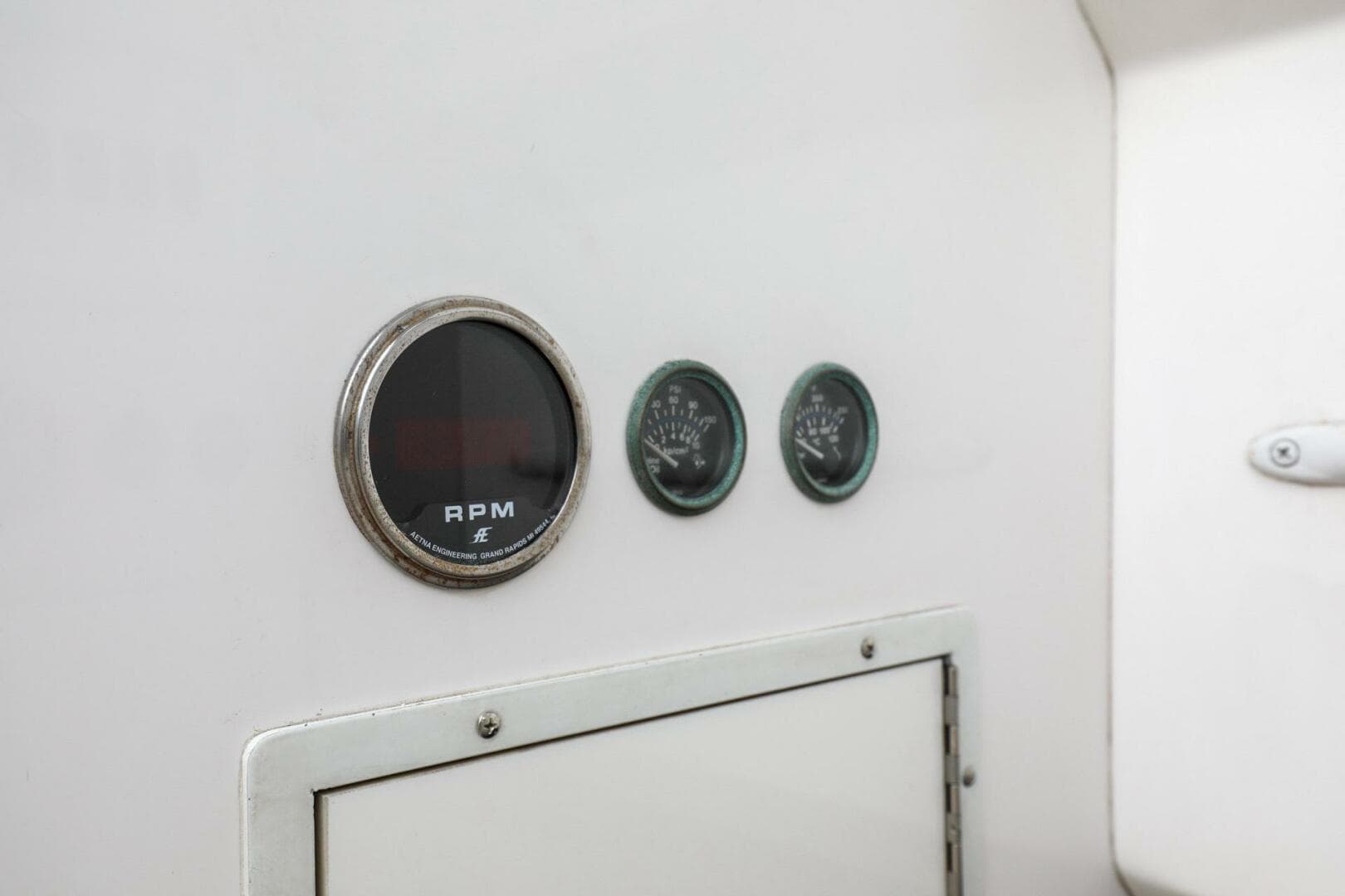 2005 Viking 48 Convertible — photo 35