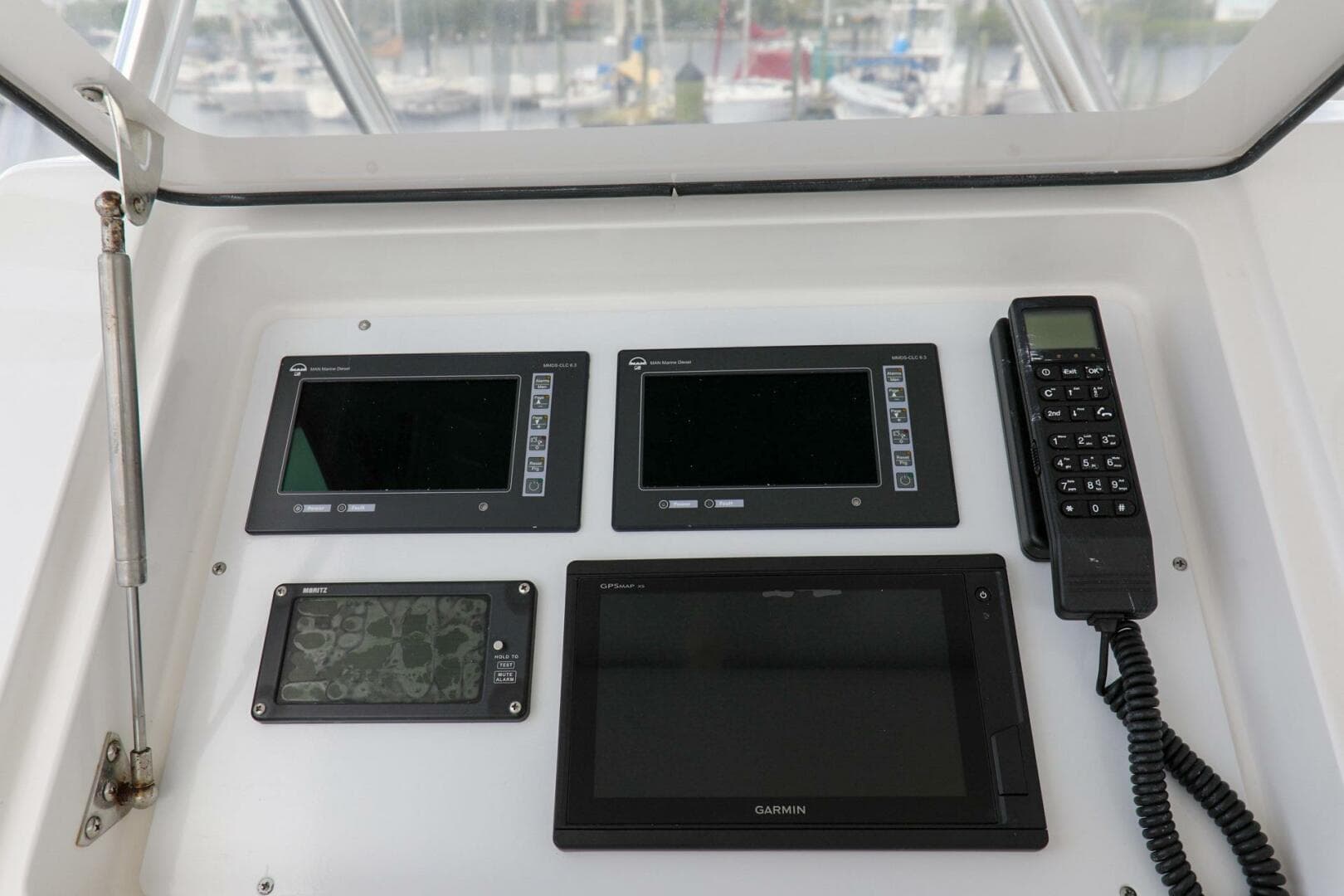 2005 Viking 48 Convertible — photo 46