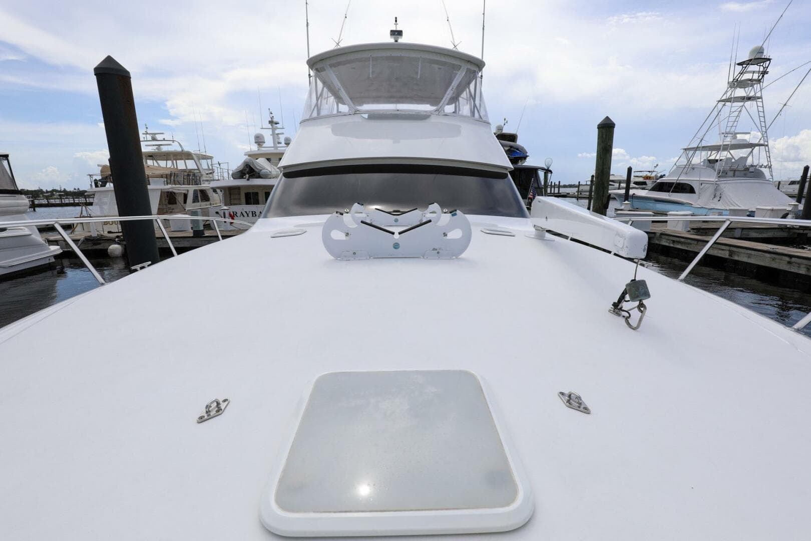 2005 Viking 48 Convertible — photo 8
